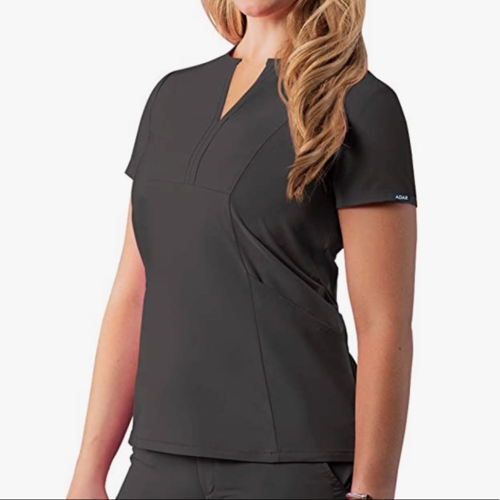 NWT* Adar womens scrub top